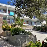 מלון Nazan & Restaurant & 3*