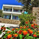 Nazan & Restaurant & 3* Assos