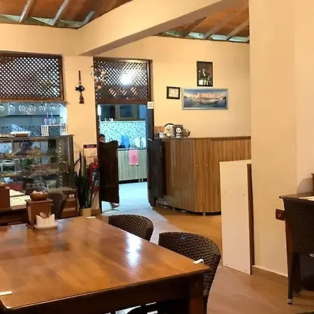 Nazan & Restaurant & 3*