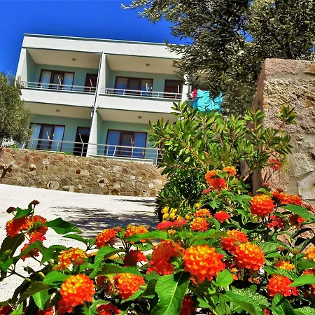 Nazan & Restaurant & 3* Assos