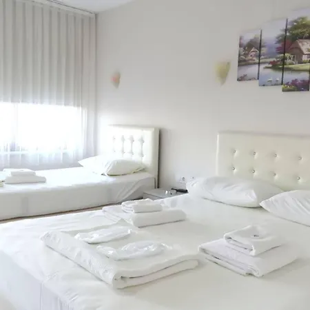 Nazan & Restaurant & 3*