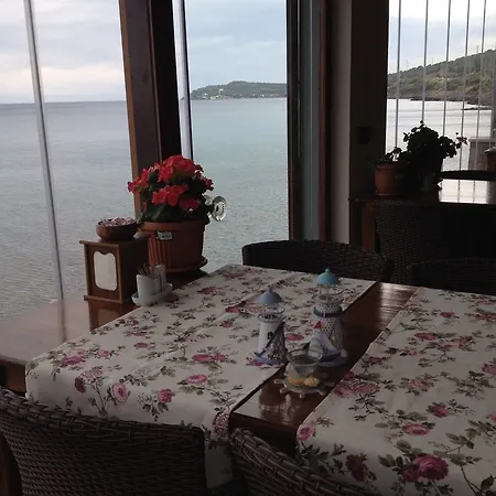 Nazan & Restaurant & 3*