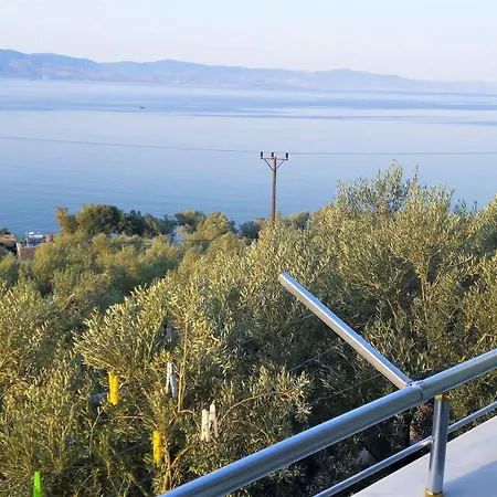 Nazan & Restaurant & מלון Assos