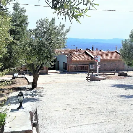 Nazan & Restaurant & 3*