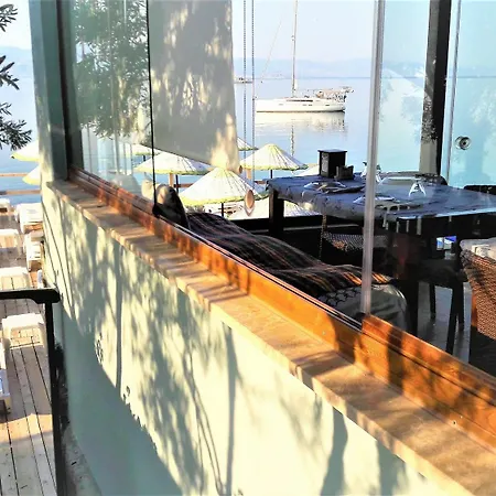 Nazan & Restaurant & 3*