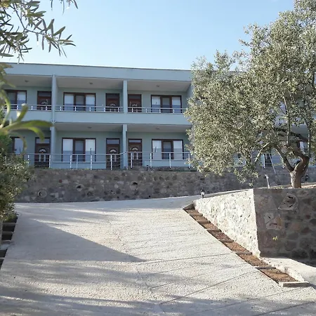 Nazan & Restaurant & 3* Assos