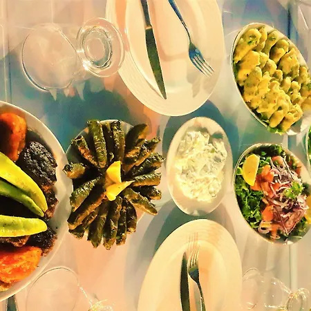 Nazan & Restaurant & 3*