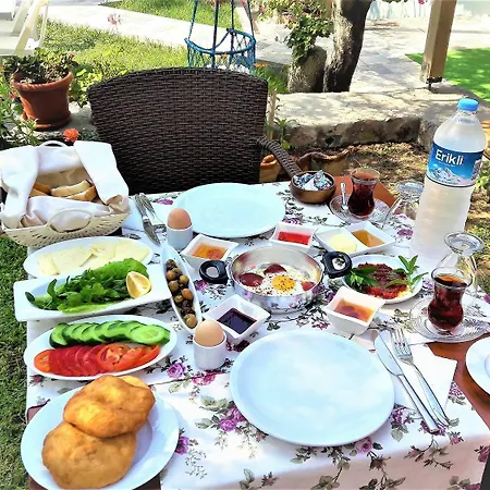 Nazan & Restaurant & 3* Assos