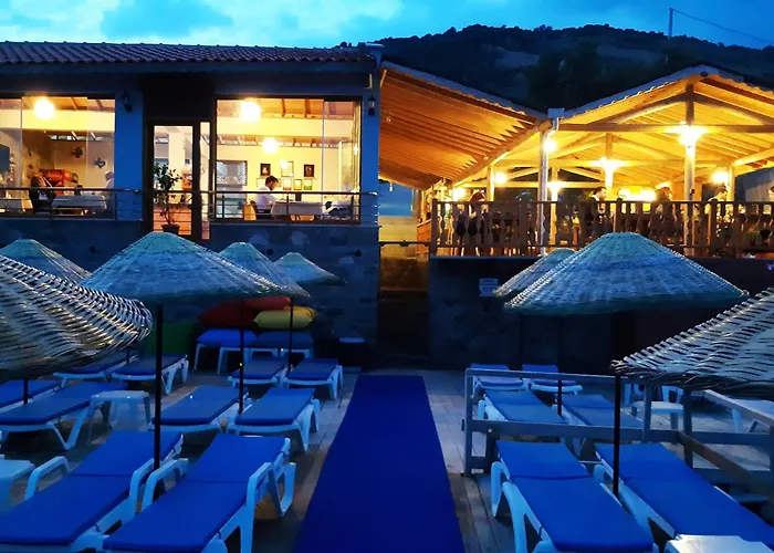 Nazan & Restaurant &