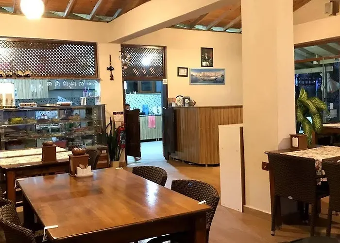 Nazan & Restaurant & 3*