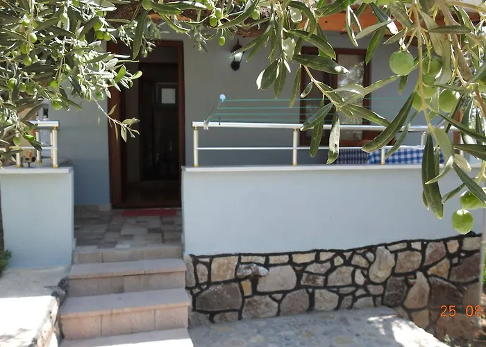 Nazan & Restaurant & Assos