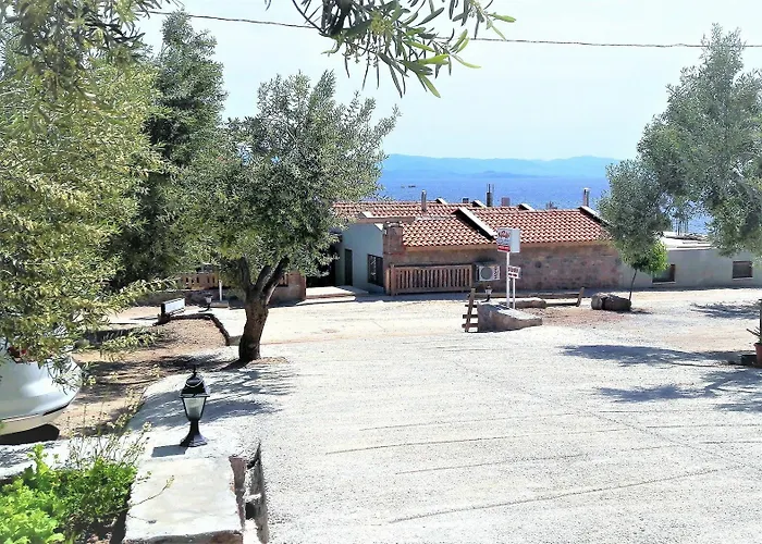 Nazan & Restaurant & 3*