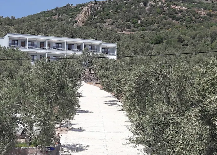 Nazan & Restaurant & 3*