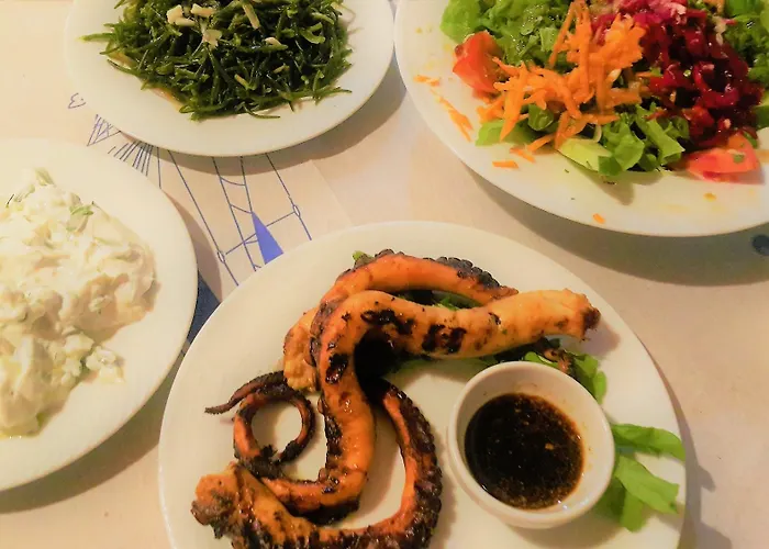 Nazan & Restaurant & 3* Assos