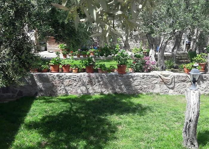 Nazan & Restaurant & Hotel 3*