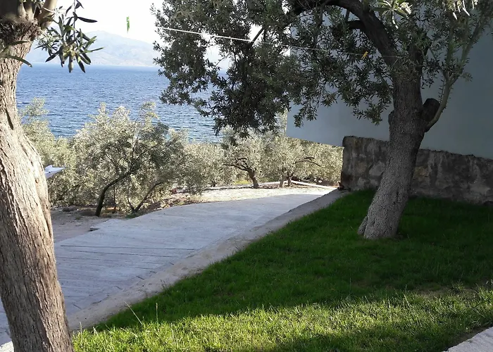 Nazan & Restaurant & Hotel 3*